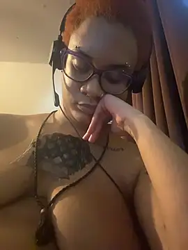 Chat XXX en directo de nickytheehawtie