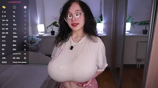 Chatroom XXX en direct de HannaHayles