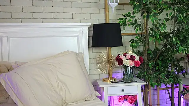 EmillyBronte Chat XXX in diretta