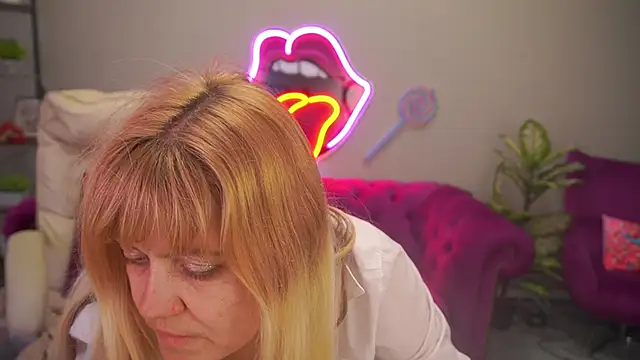 BellaLaPetit লাইভ XXX চ্যাট