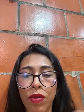 Emma__cumlovee: διαδικτυακό σόου στην κάμερα