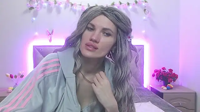 Chatroom XXX en direct de MilaLoona