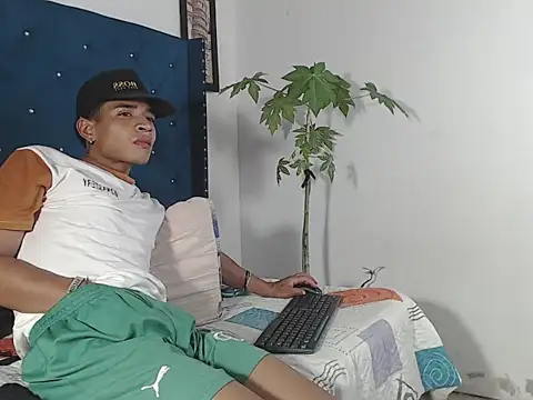 Show modela crissex3 na web-kameri