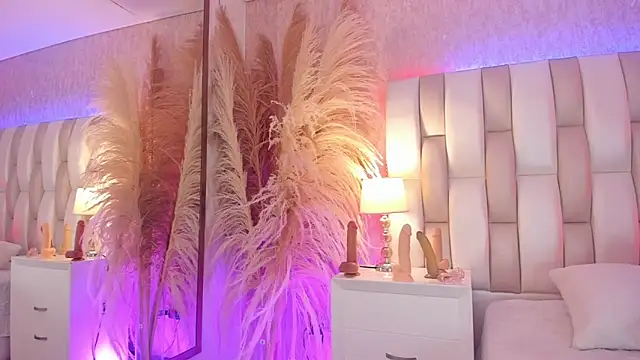 Viollet_xoxo's Live XXX Chat