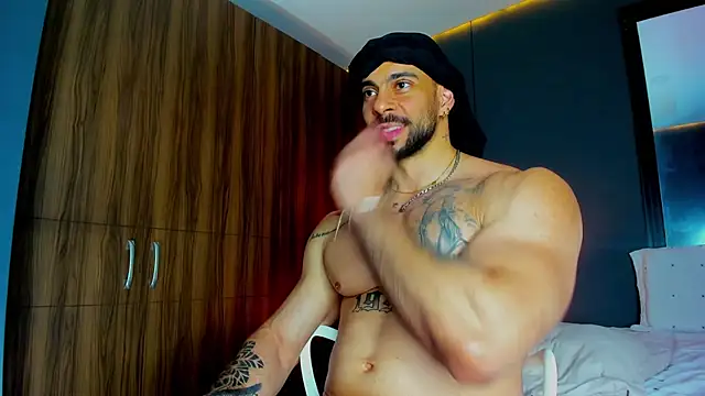 massimo_visconti: онлайн-секс-чат