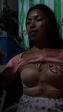 Breezy_Belle Adlı Modelin Canlı XXX Sohbeti