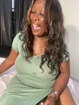 Chat +18 de Cardiebae89 ao vivo