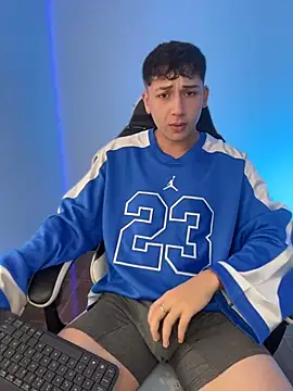 oliver_kyy Show Webcam