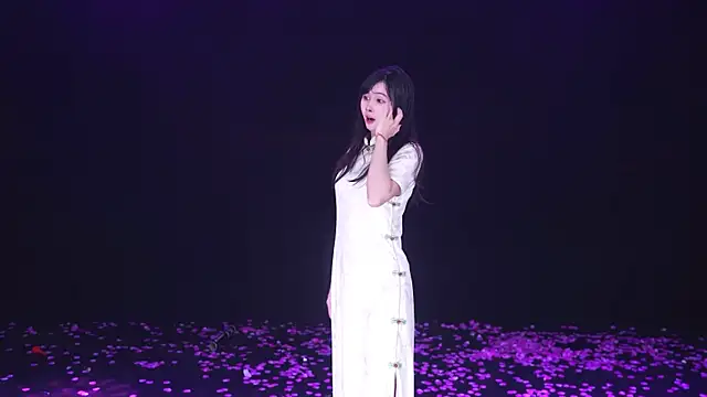 LuckyGirl-999 在線直播表演