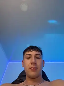 oliver_kyy 在線直播表演