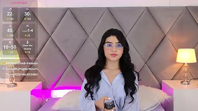 OliviaDiaz's Webcam Show