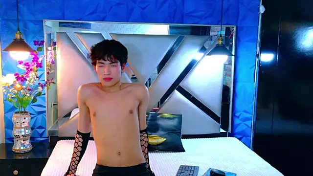 Вебкам-шоу IsaacNovaa