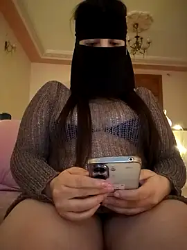 LONA-_- Adlı Modelin Canlı XXX Sohbeti