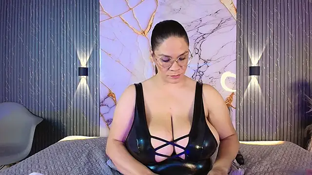 Webkamerová show big_tits_in_your_face