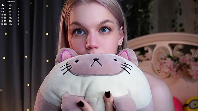 EdlinAlliston Adlı Modelin Canlı XXX Sohbeti