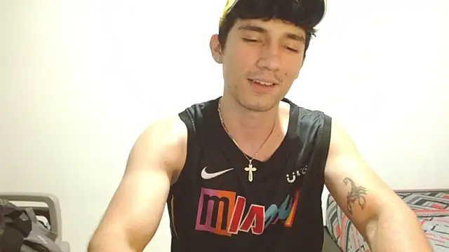 ChicoMaloFfF: διαδικτυακό σόου στην κάμερα