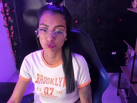 KarlaSlutSkinny__ Live XXX Chat