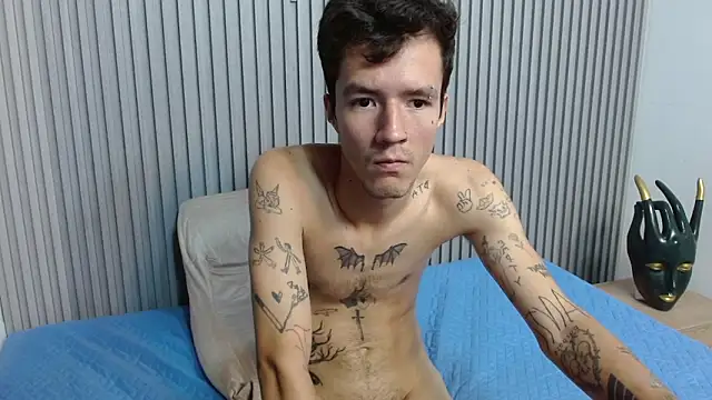 CamiEvan: онлайн-секс-чат