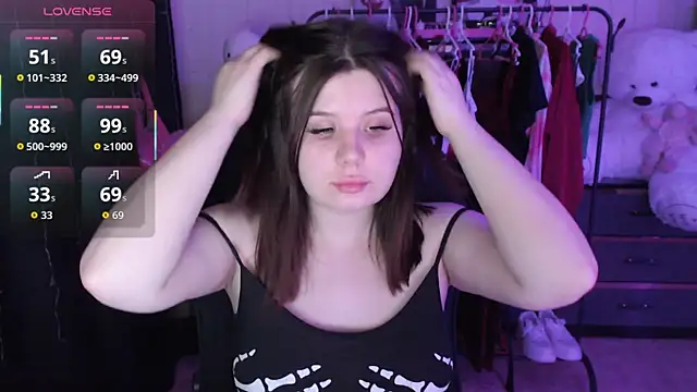 AmyVibess Adlı Modelin Canlı XXX Sohbeti