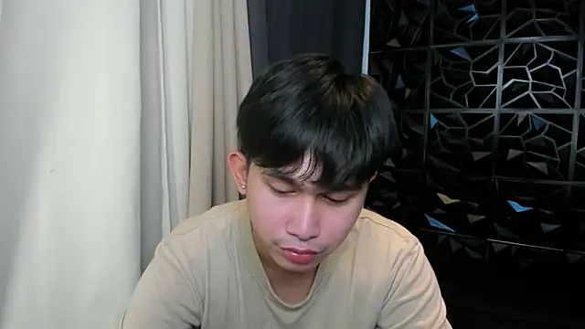 davincihugecock Adlı Modelin Canlı XXX Sohbeti