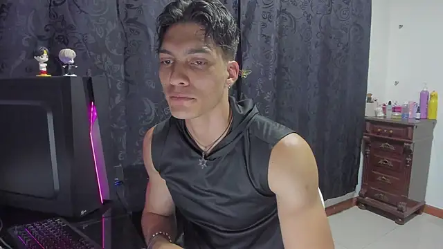 Chat +18 de AlessioVitale ao vivo