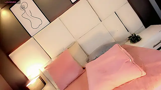 KornyloveeのライブXXXチャット