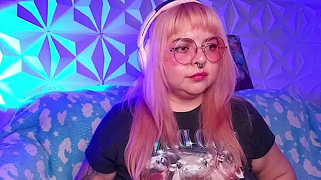 Satyn_doll 现场XXX聊天