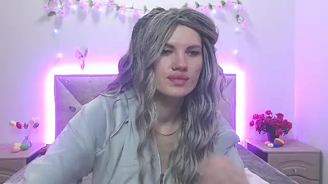 MilaLoona 现场XXX聊天