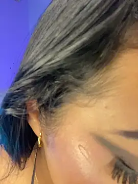 Chat +18 de SaharQamar ao vivo