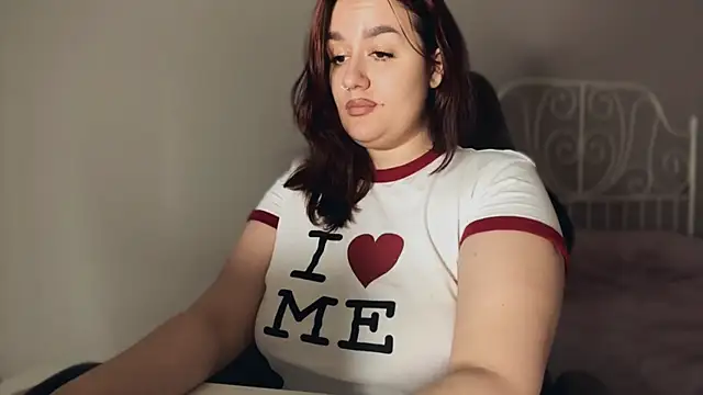 دردشة MissAdena الجنسية المباشرة