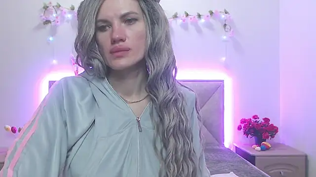 MilaLoona's Live XXX Chat