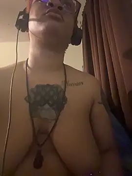 nickytheehawtie Adlı Modelin Canlı XXX Sohbeti