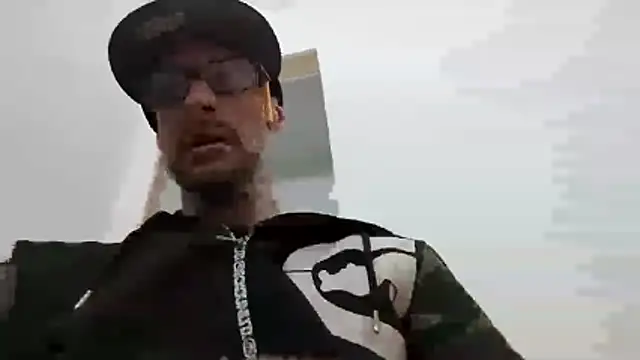 eldone82 Show in webcam