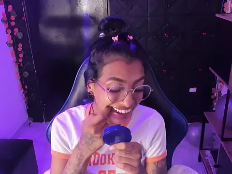 KarlaSlutSkinny__'s Live XXX Chat