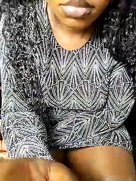 Hugemassivebootie 即時 XXX 聊天