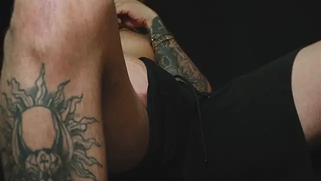 AlphaMasterXxx Webcam-Show