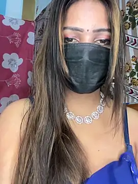 CUTI-NAINA Adlı Modelin Canlı XXX Sohbeti