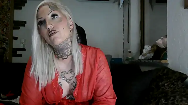 Živý XXX chat RoxxyInk