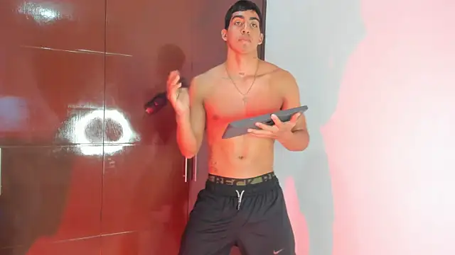 Milo_LatinBoy webcam show