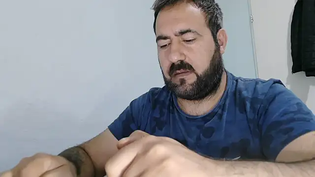 Show modela mio_jaks na web-kameri