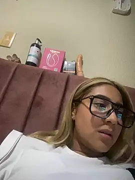 Chat +18 de Miabonnett_ ao vivo