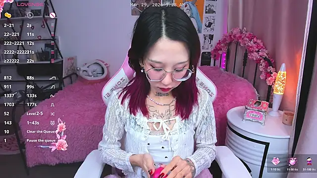 ashleywowmeowのライブXXXチャット