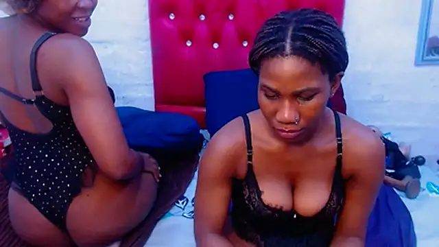 Chat XXX ao vivo de XSCARLETQUEENXX