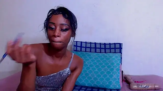 Nikistickyxx25 现场XXX聊天