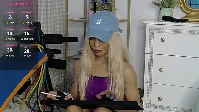 SarahRaynex Chat XXX live