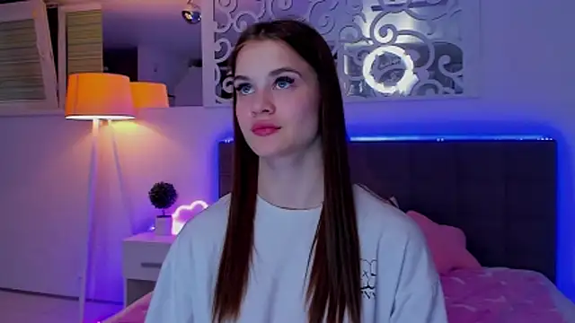 LuisaClover 现场XXX聊天