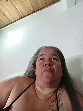 Chat +18 de CheekySnowQueen_69 ao vivo