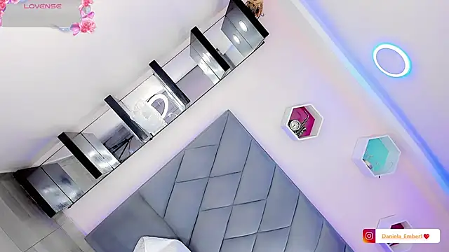 Amira_Ember Adlı Modelin Canlı XXX Sohbeti