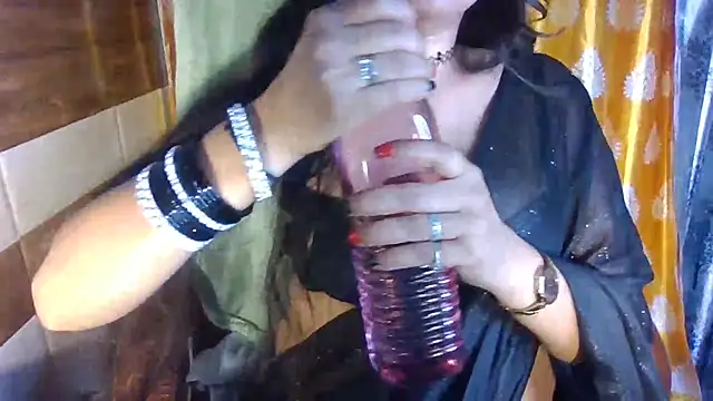 Yashika_Loves' Live XXX Chat