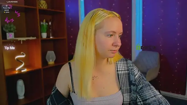 mila_glow1's Live XXX Chat